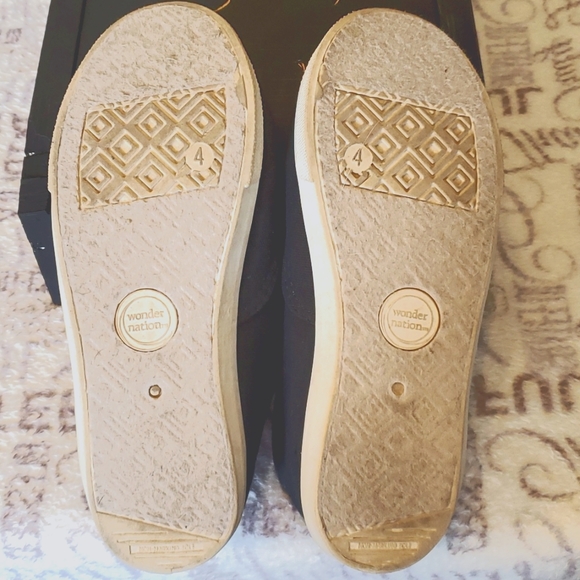 Wonder Nation canvas shoes sneakers size 4 Black w/ white - Picture 6 of 7